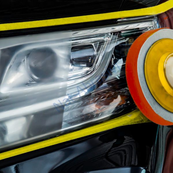 Immagine di RIPRISTINO DEI FANALI - LUCIDATURA DEL POLICARBONATO